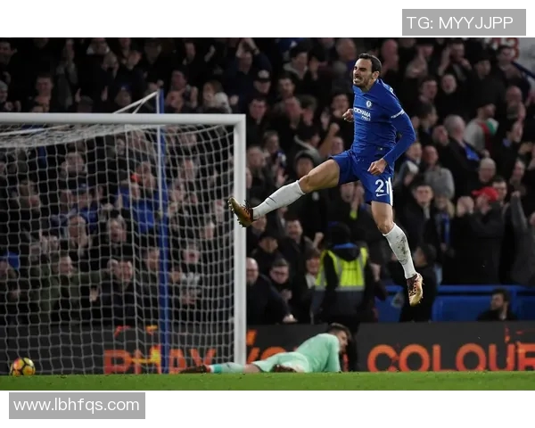 赞帕科斯塔的传奇之路：从默默无闻到足球巨星的蜕变与辉煌