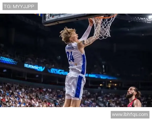 原帅的崛起之路:从默默无闻到备受瞩目的篮球新星 原帅的崛起之路:从默默无闻到备受瞩目的篮球新星