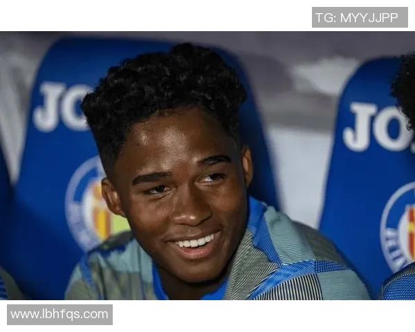 恩德里克的崛起之路：从青训小将到足球世界的新星