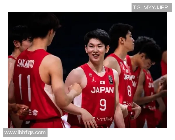 日本男篮与韩国男篮激战正酣谁将赢得亚洲篮球赛的荣耀之战